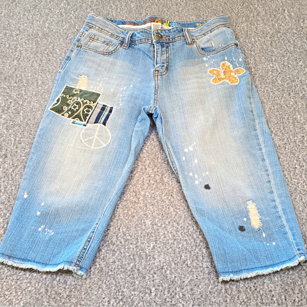 Mudd Womens Capri Jeans Size 16 Light Wash Blue Denim Skinny Distressed